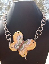 Collana Fatta a mano con ciondolo  terracotta farfalla  e catena ad anelli