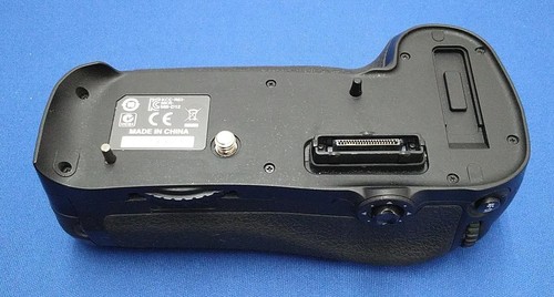 Nikon d12 battery grip - mb-d12,