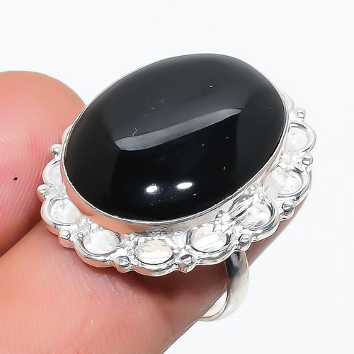 Anello con pietre preziose