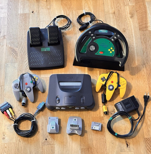 Nintendo console controller - 64,