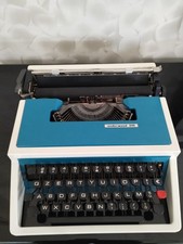 Macchina da scrivere olivetti