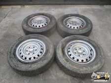 PNEUMATICI E 4 CERCHI IN FERRO MITSUBISHI L 200 4° Serie RICAMBI USATI 1374251