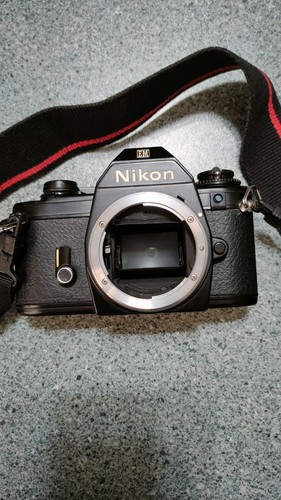 Nikon - , em