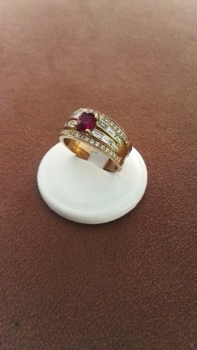 Yellow gold ring with - , diamonds
