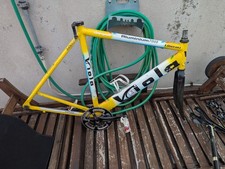 Telaio Bici Da Corsa Viola Alluminio  E Forcella Carbonio Con Pedivella FDA 