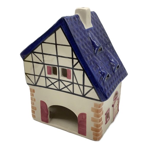 Leyk candle house - candle,