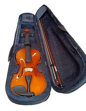 Violino con archetto e - violino,