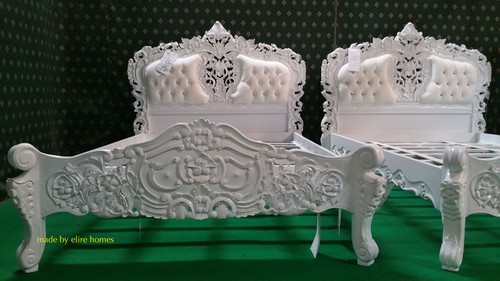 Letto matrimoniale bianco