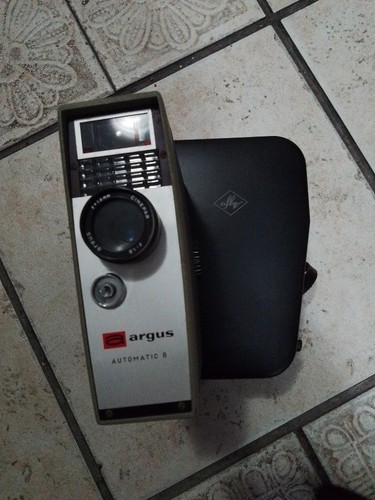 Cinepresa portatile vintage