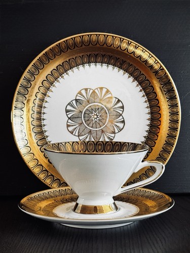 Piatto piattino tazza trio tè