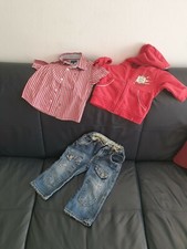 Outfit bimbo composto da