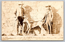 Cartolina RPPC Due cacciatori