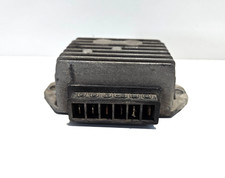 REGOLATORE DI TENSIONE