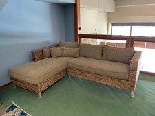 Divano etnico colore Beige composto da due sedute da formare un Divano Angolare