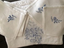 Bellissima tovaglia bianca di