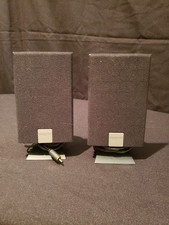 Due altoparlanti da scrivania