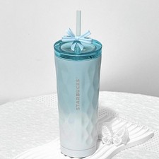 Nuova tazza di paglia 2024