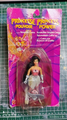 Princess power scratching - power,