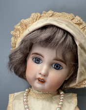 Bellissima bambola testa di