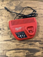 CARICA BATTERIA C12C PER BATTERIE 12V LITIO MILWAUKEE