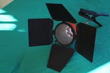 2 fari alogeni per studio TV e teatro