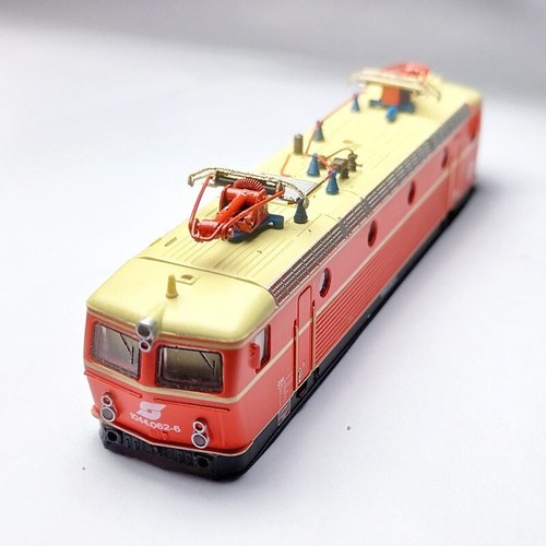 Full housing locomotive train - full,