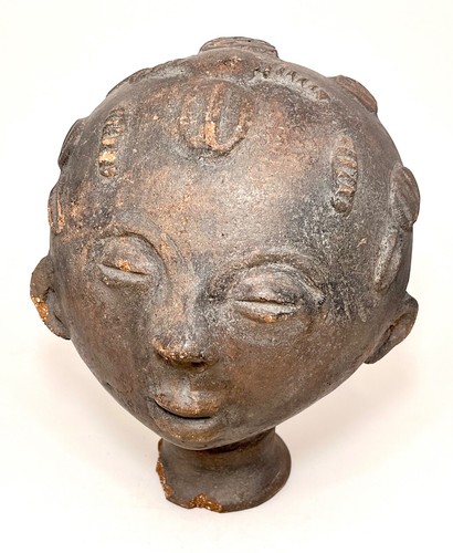 Nsodie testa commemorativa in - testa,