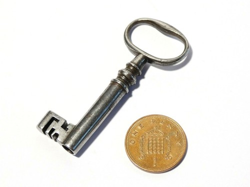 Antica chiave cava lunga - , larga