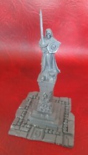 Statua Mausoleo Warhammer Vampire Counts Garden of Morr Sigmarite (non assemblata)