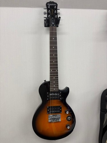 Nuova chitarra elettrica