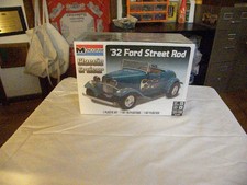 Monogram Revell 1932 Ford