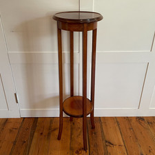 Antico supporto per piante in