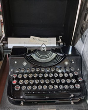 Macchina Da Scrivere antica