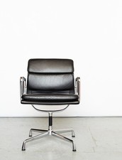 Sedia Charles & Ray Eames EA