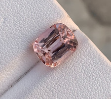 Topazio taglio cuscino rosa