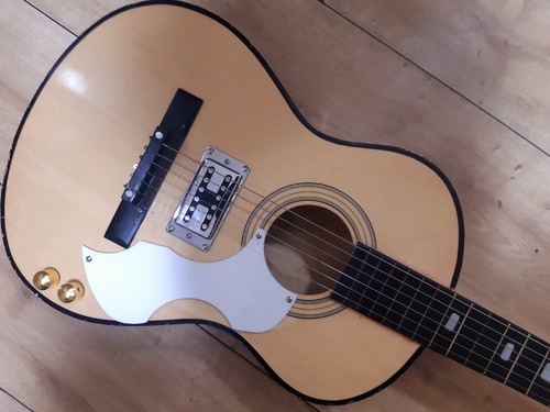 Chitarra elettroacustica - , da