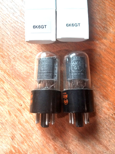 Coppia tubi amplificatore - , di
