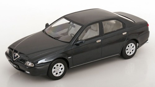 Triple alfa romeo 166 - 1:18, 9