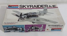 I133340 KIT MONOGRAM 1/72 n. 6807 - Aereo Skyraider A-1E