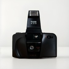 ? Kodak 435 – Fotocamera Analogica Compatta con Custodia (Omaggio)