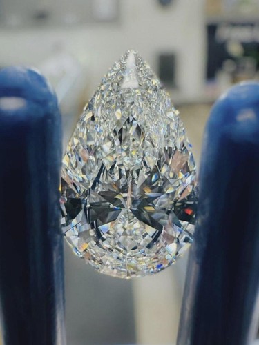 Anello con diamanti bianchi