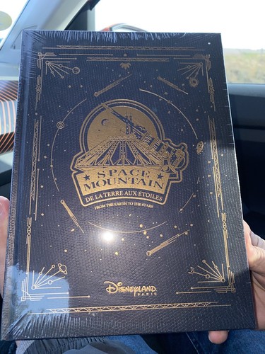 New livre book - new, space