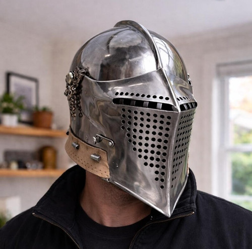 Elmetto medievale chiuso