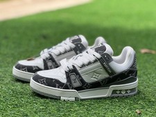  Sneakers Louis Vuitton usate