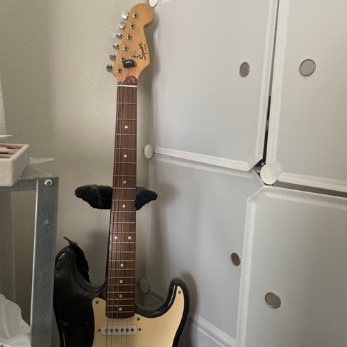 Chitarra elettrica squier - squier, by