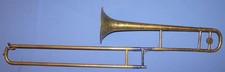 Antico trombone in ottone con