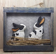 Quadro vecchia fattoria legno con rete metallo e conigli cm 27 x 31 x 3,5