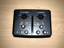 M-Audio M-Track Plus microfono