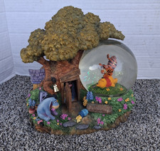 Winnie The Pooh House Globo di Neve - Illuminato Ottime Condizioni Vecchio Articolo!