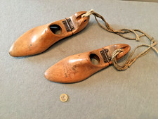 Coppia di forme per scarpe in legno vintage